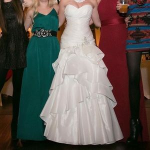 Maggie Soterro “Jenna” size 8